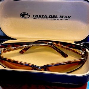 Lightly used Women’s Costa Mauritius Tortoise Shell sunglasses.